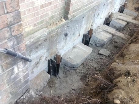 how expansive clay soil damages foundations