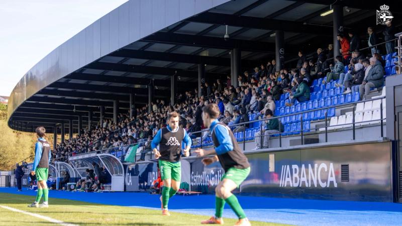 Entradas (gratuítas e obrigatorias para socios e socias) para o Fabril - Real Valladolid Promesas do domingo 26 de abril ás 12:00 no campo Arsenio Iglesias