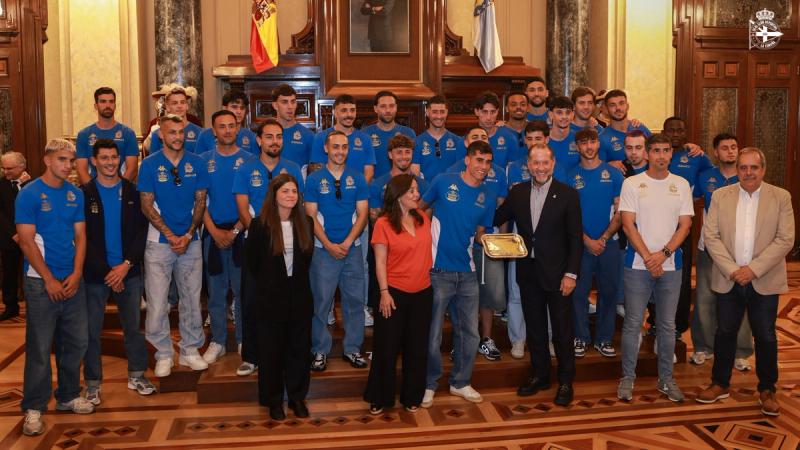 María Pita estalla de alegría con los ídolos blanquiazules