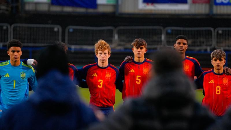 Mauro Valeiro participa no triunfo de España sub-17 por 3-0 ante Escocia na Rolda 2 de clasificación para o Europeo