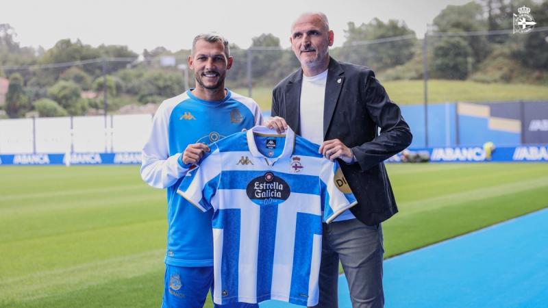 Stoichkov, en su presentación: "Una de las cosas que me incitó a venir fue la plantilla, los jugadores que hay"