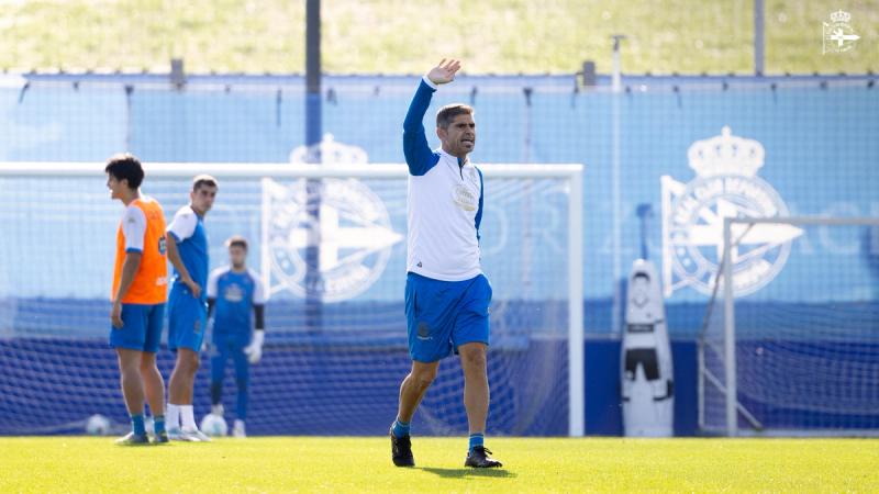 Antonio Hidalgo prepara ao Dépor cun partido en espazos amplos para recibir a "un dos grandes", a UD Almería, na primeira cita de outubro