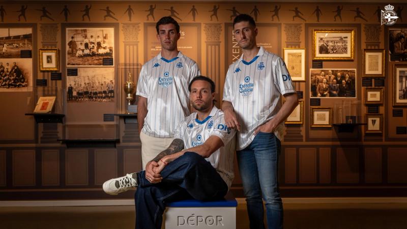 Últimas unidades a la venta de la camiseta retro del Dépor