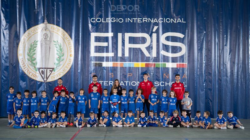 La goleadora Millene Cabral, protagonista esta tarde en la sede del Colegio Internacional de Eirís de la Escola RC Deportivo