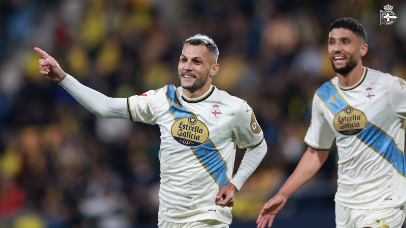El Dépor vence al Cádiz CF "con un partido muy completo" y mantiene "la posibilidad de seguir luchando por todo"