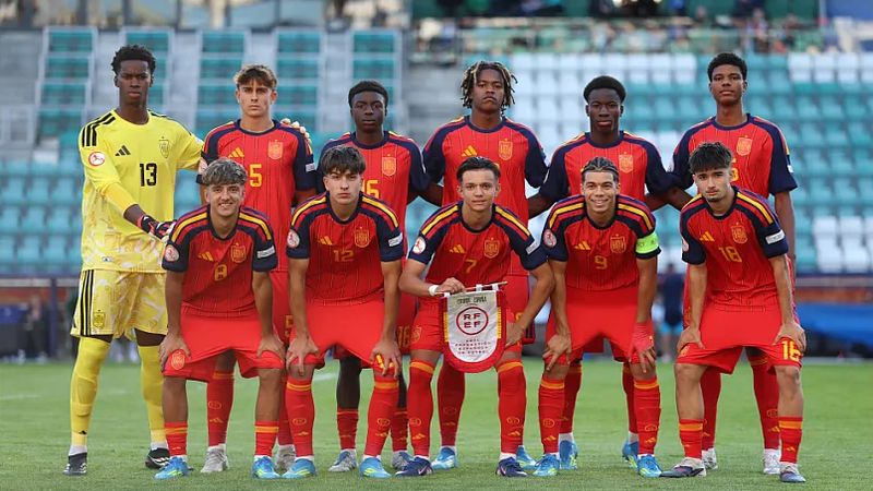 Mauro Valeiro debuta no Europeo sub-17 no once inicial de España, que goleou a Estonia