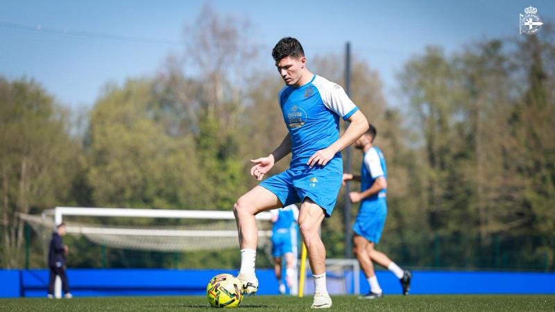 El Dépor regresa a los entrenamientos en el Dépor Training Center con Miguel Loureiro ya haciendo tareas con una plantilla "enchufada"