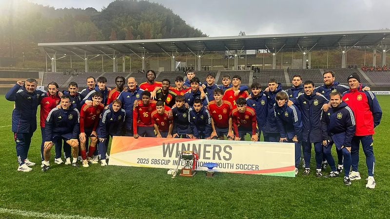 Samu se proclama con la selección española sub-19 campeón de la SBS International Cup de Japón