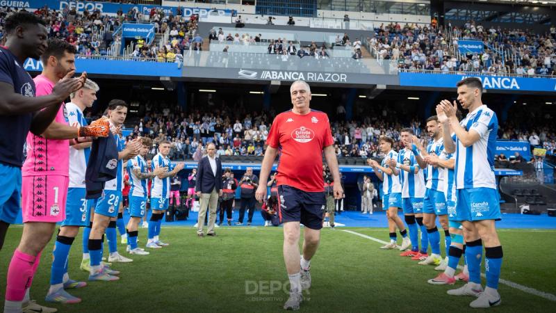 Corredor de honra para Suso Méndez, unha vida dedicada ao Dépor