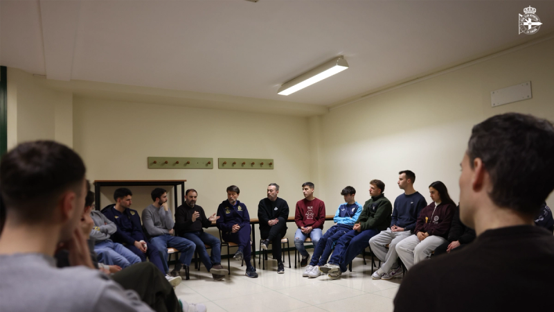 Ismael Arilla comparte a súa experiencia en ANOSACANTEIRA cos alumnos da Dépor Coaching Academy
