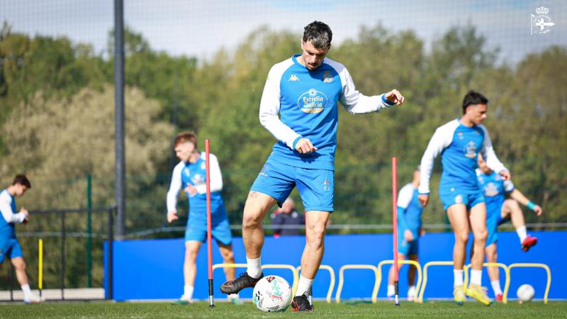 Un Dépor "con una competitividad muy alta" volvió al trabajo en el Dépor Training Center sabedor de que "todos vamos a ser importantes"