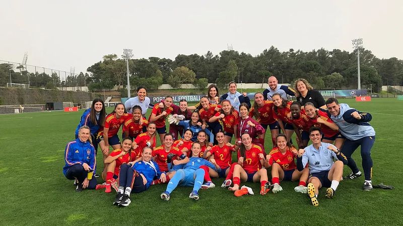 Antía Veiga foi titular con España sub-17 na goleada por 7-1 a Hungría