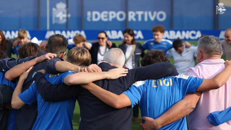 As familias dos xogadores de ANOSACANTEIRA coñeceron desde dentro o Dépor Training Center