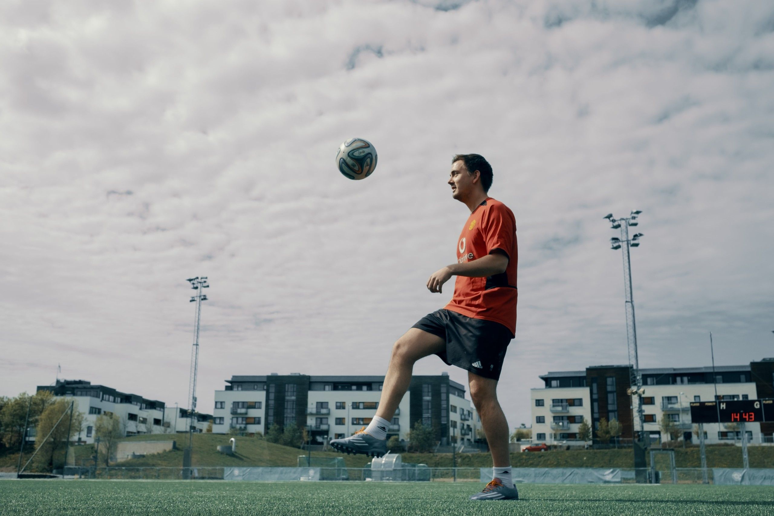 Jørn er salgsleder hos Lomundal og liker å spille fotball på fritiden.