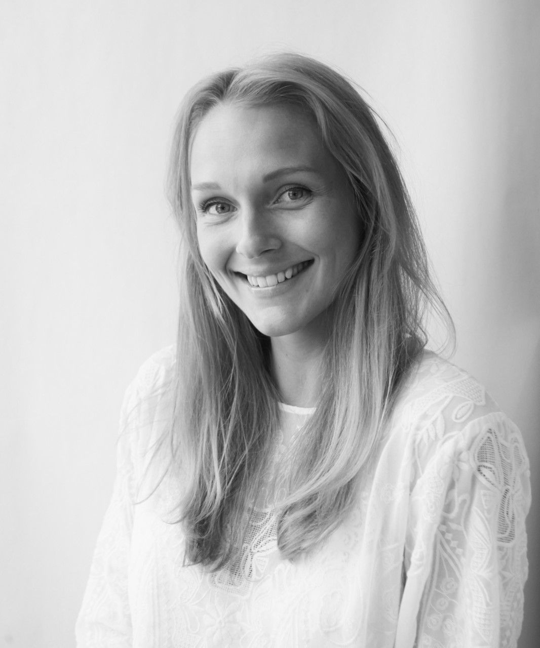 Tina, arkitekt og datter i huset, som tegnet badet på Nordstrand.