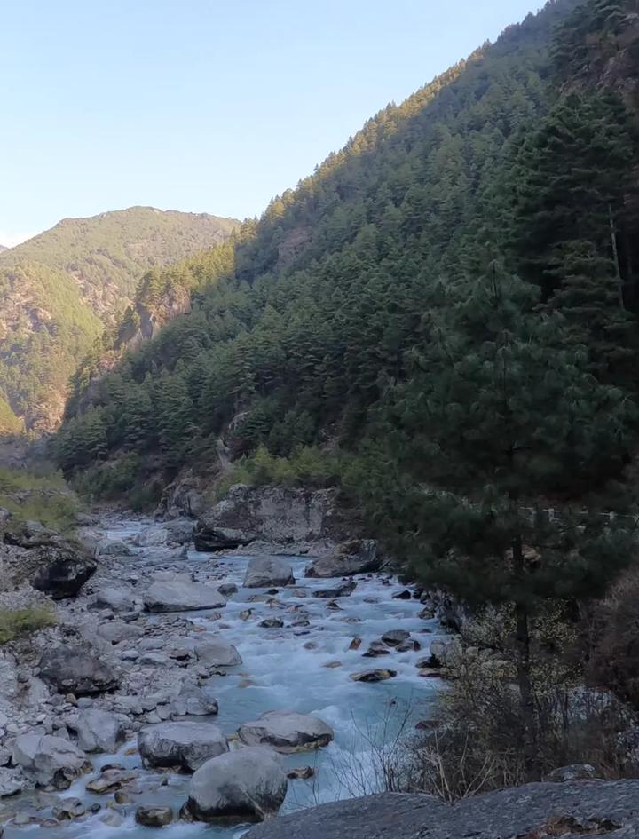 Altitude Sickness on the Everest Base Camp Trek: What the Route Actually Does to You