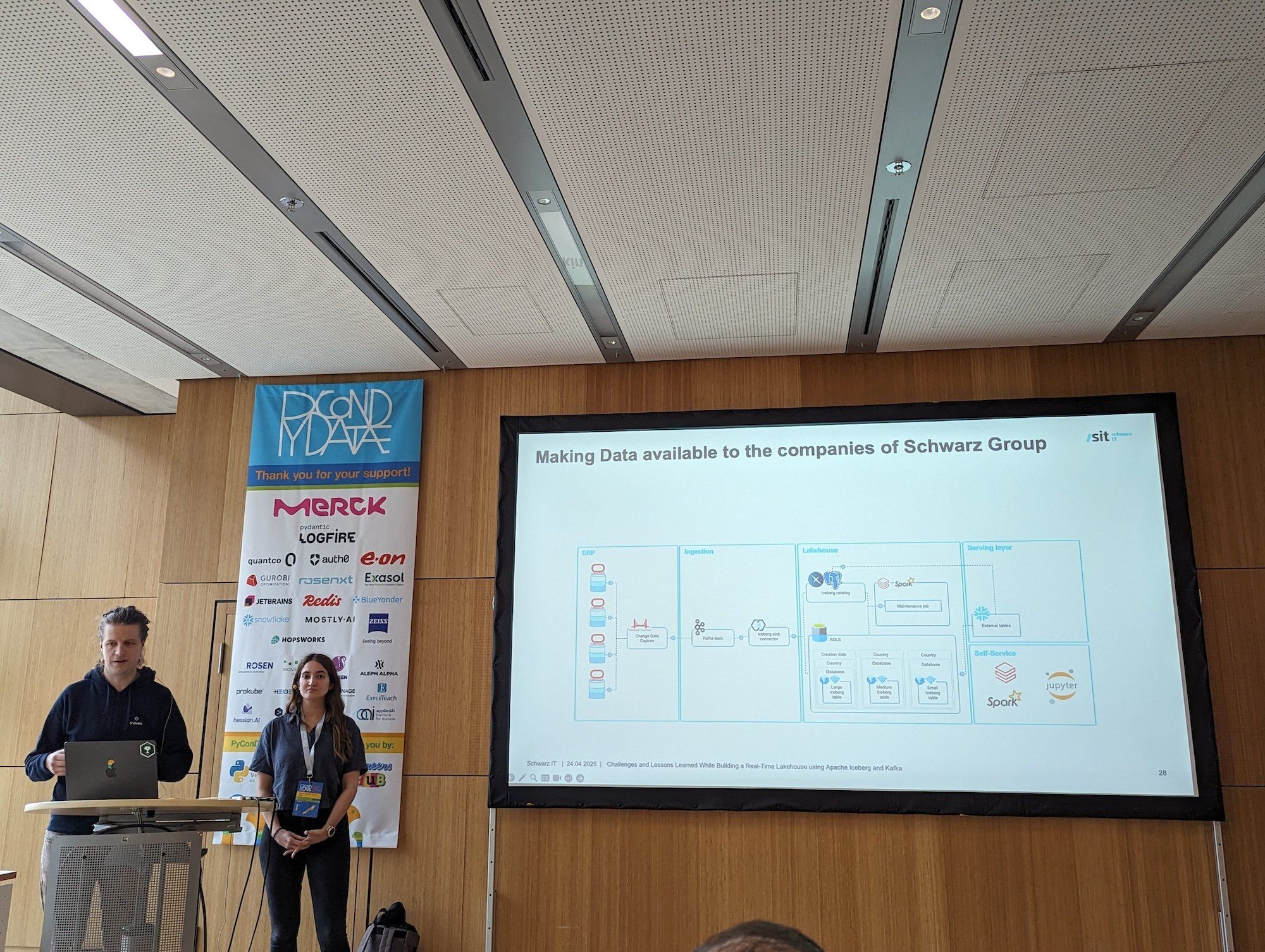 Elena Ouro Paz and Jonas Böer presenting their final architecture