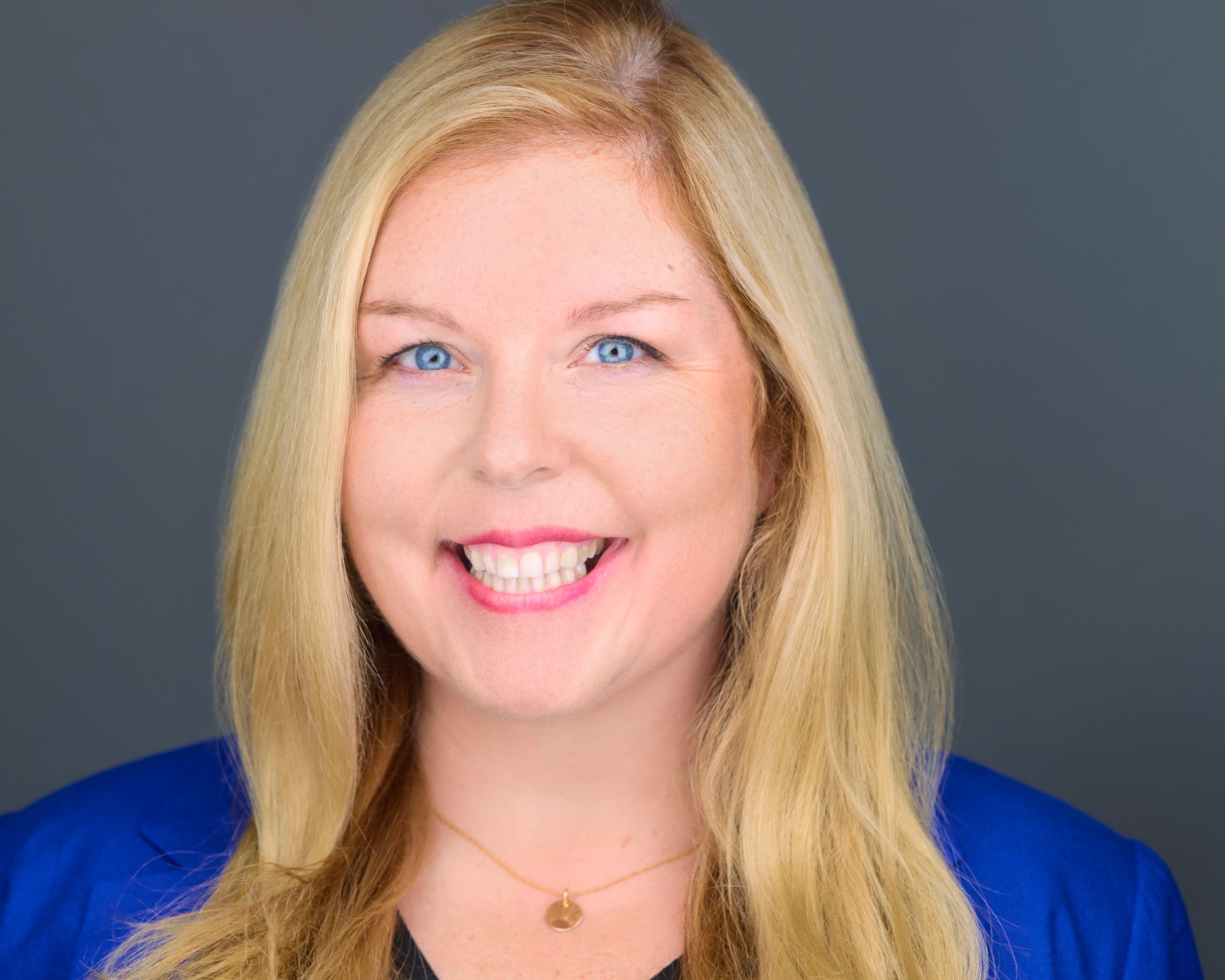 Amanda Lewis headshot