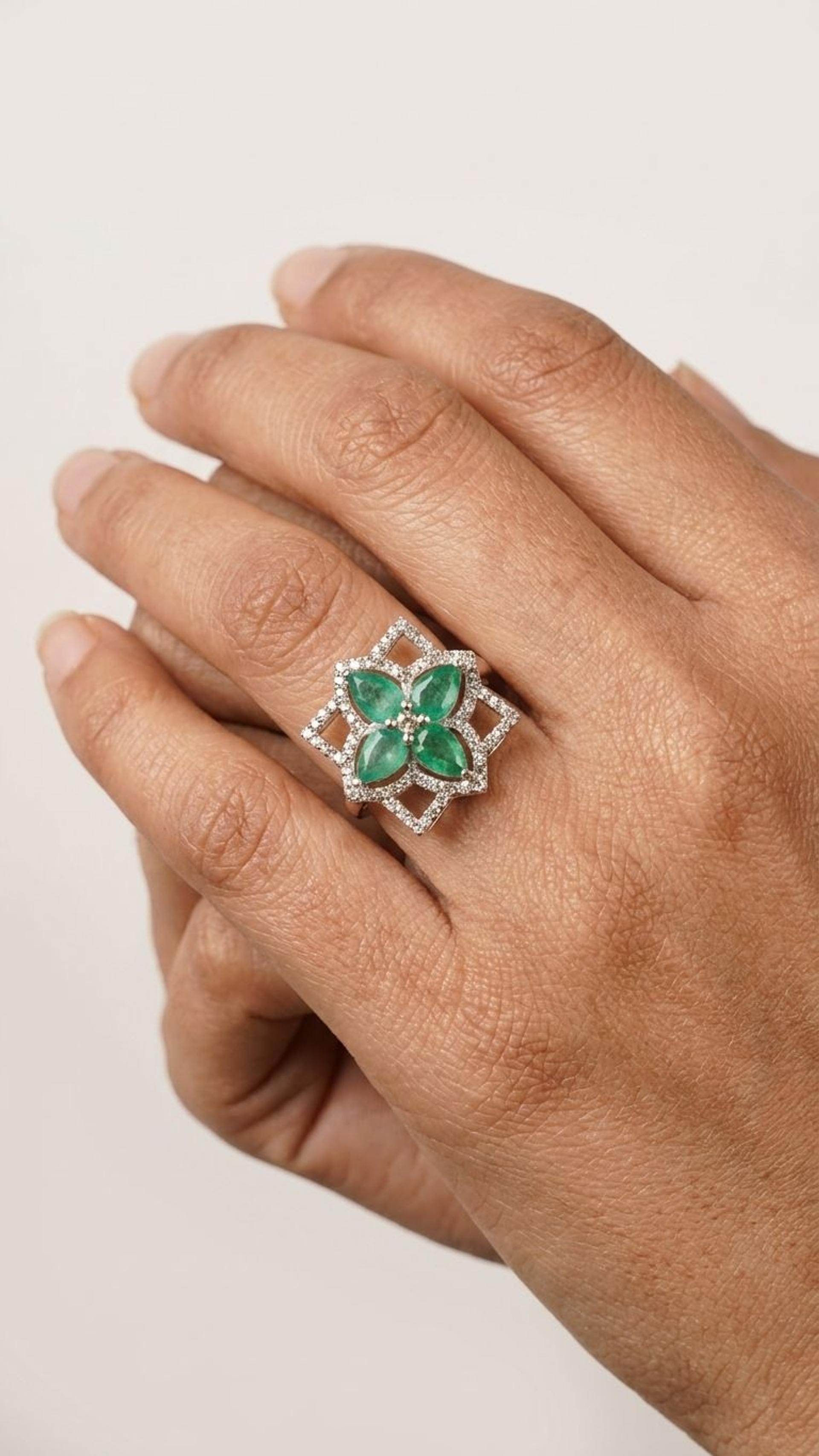 Emerald Ring view 4 — Rings in 92.5 Sterling Silver
