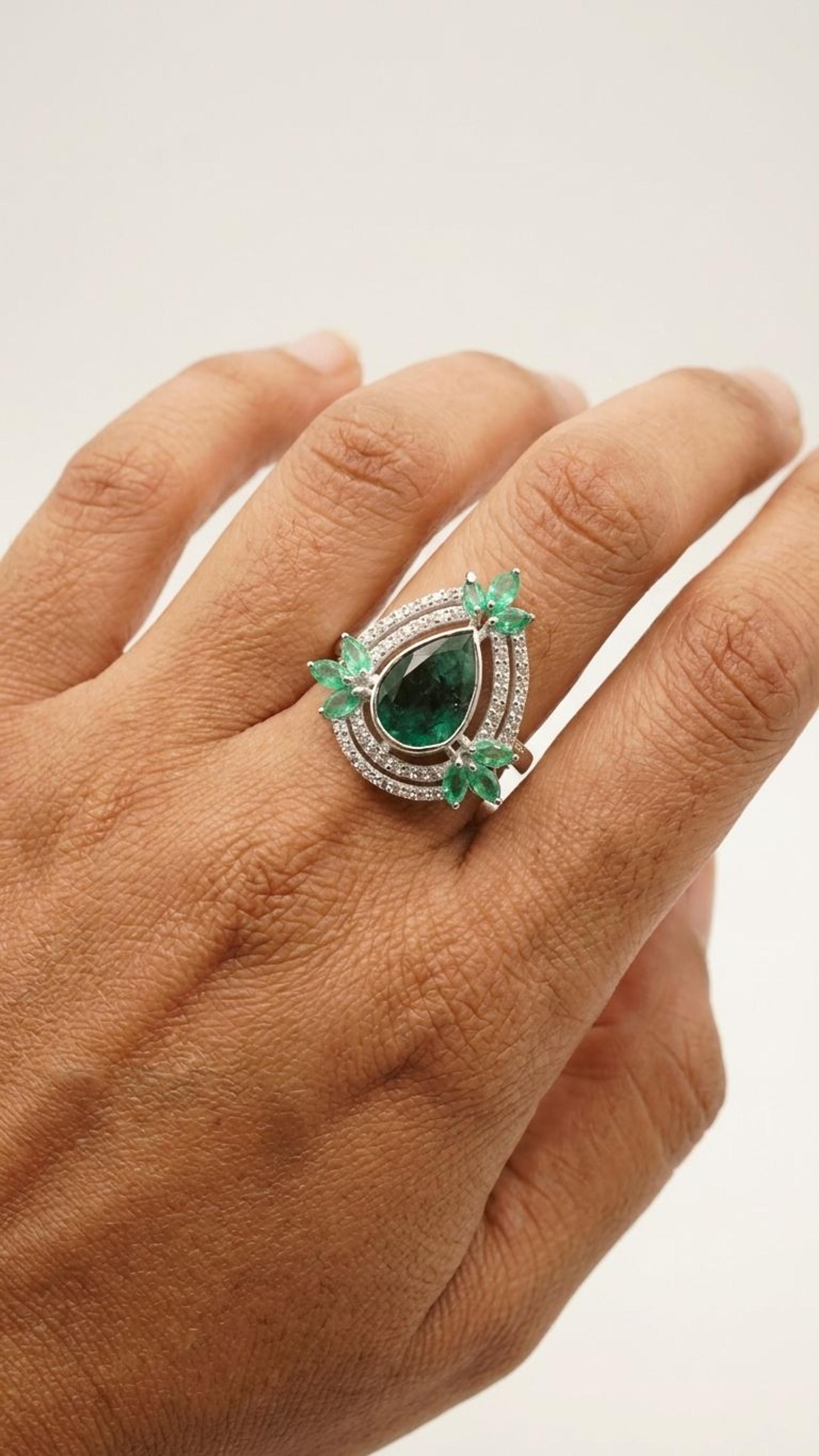 Emerald Ring view 4 — Rings in 92.5 Sterling Silver