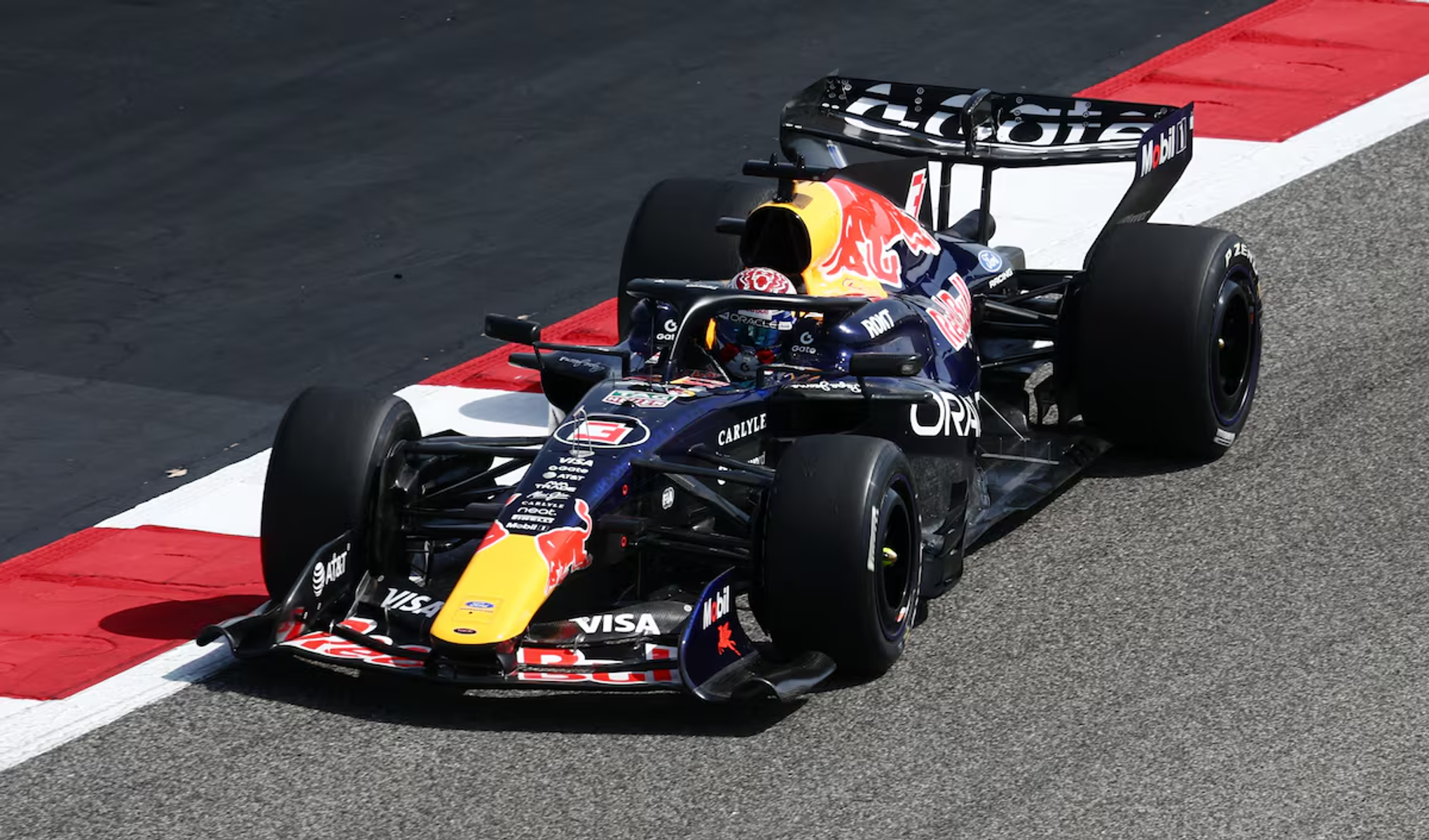 Тести нових болідів F1 в Бахрейні