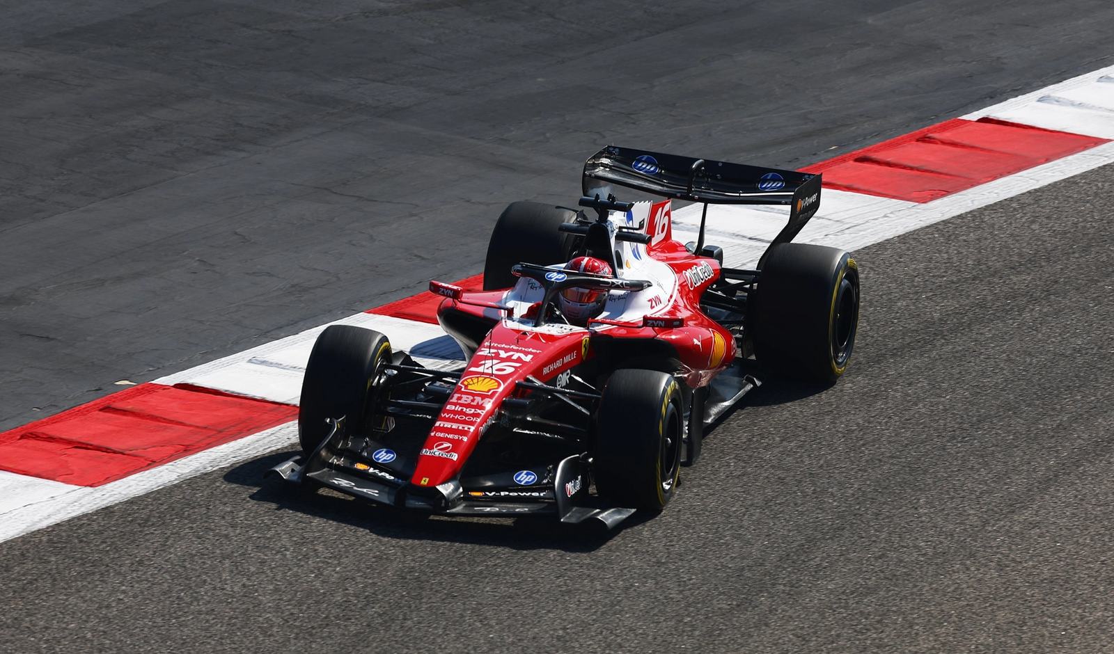 Ferrari показала незвичне рішення по задньому крилу