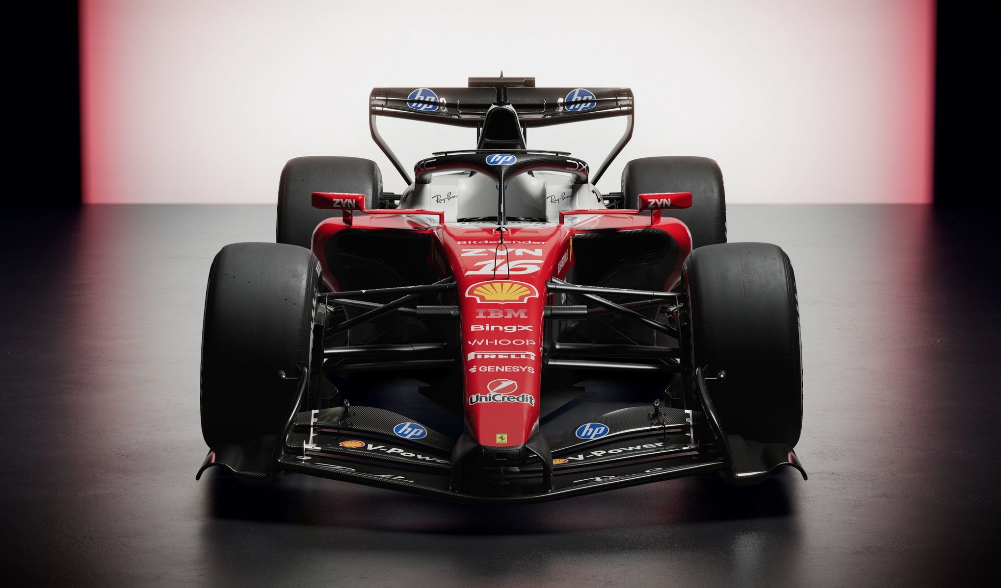 Ferrari показала болід формули 1 SF-26