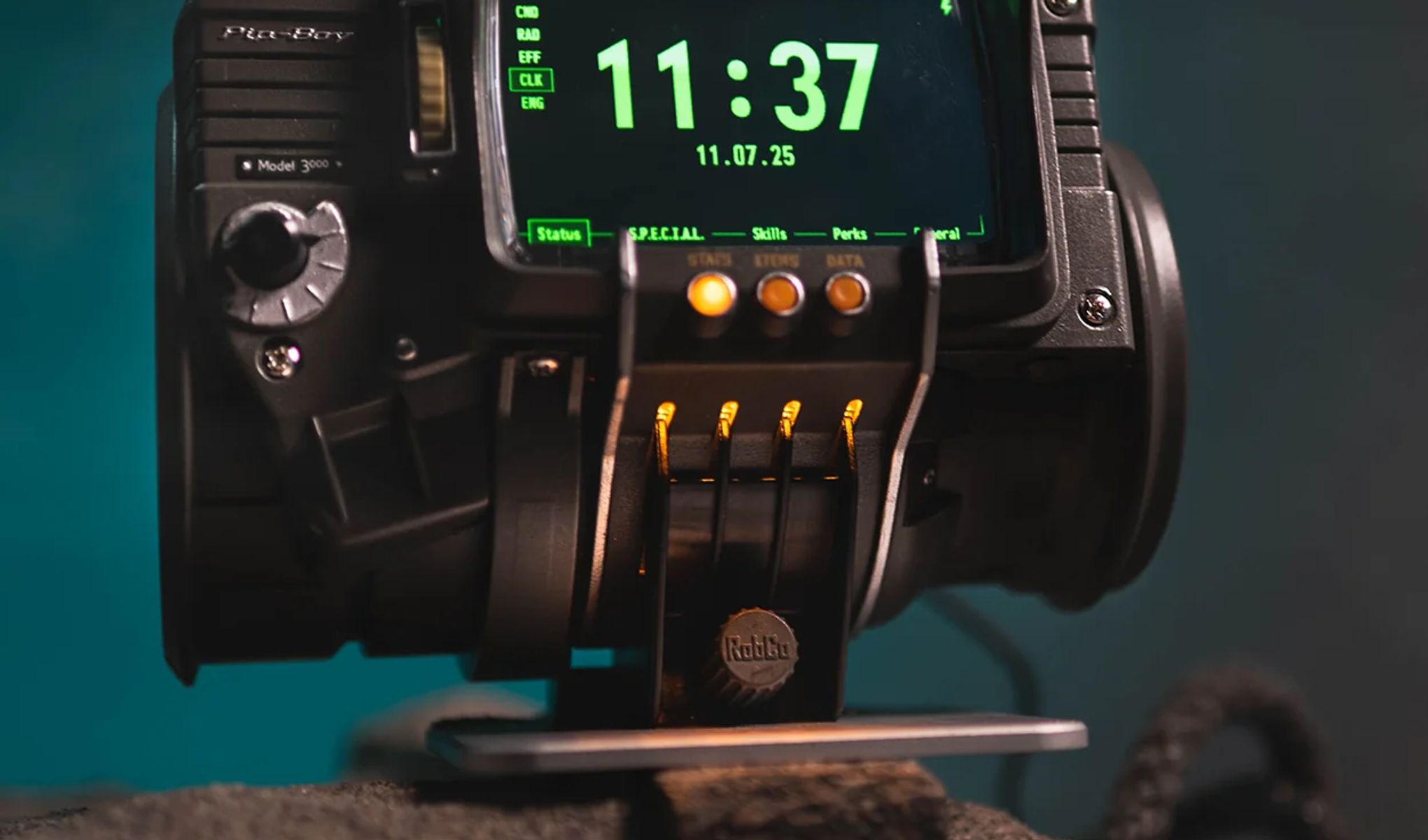 Bethesda анонсувала репліку легендарного Pip-Boy 3000