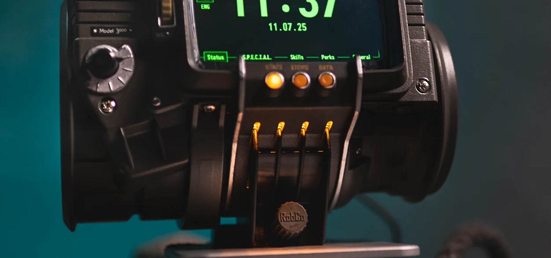 Bethesda анонсувала репліку легендарного Pip-Boy 3000