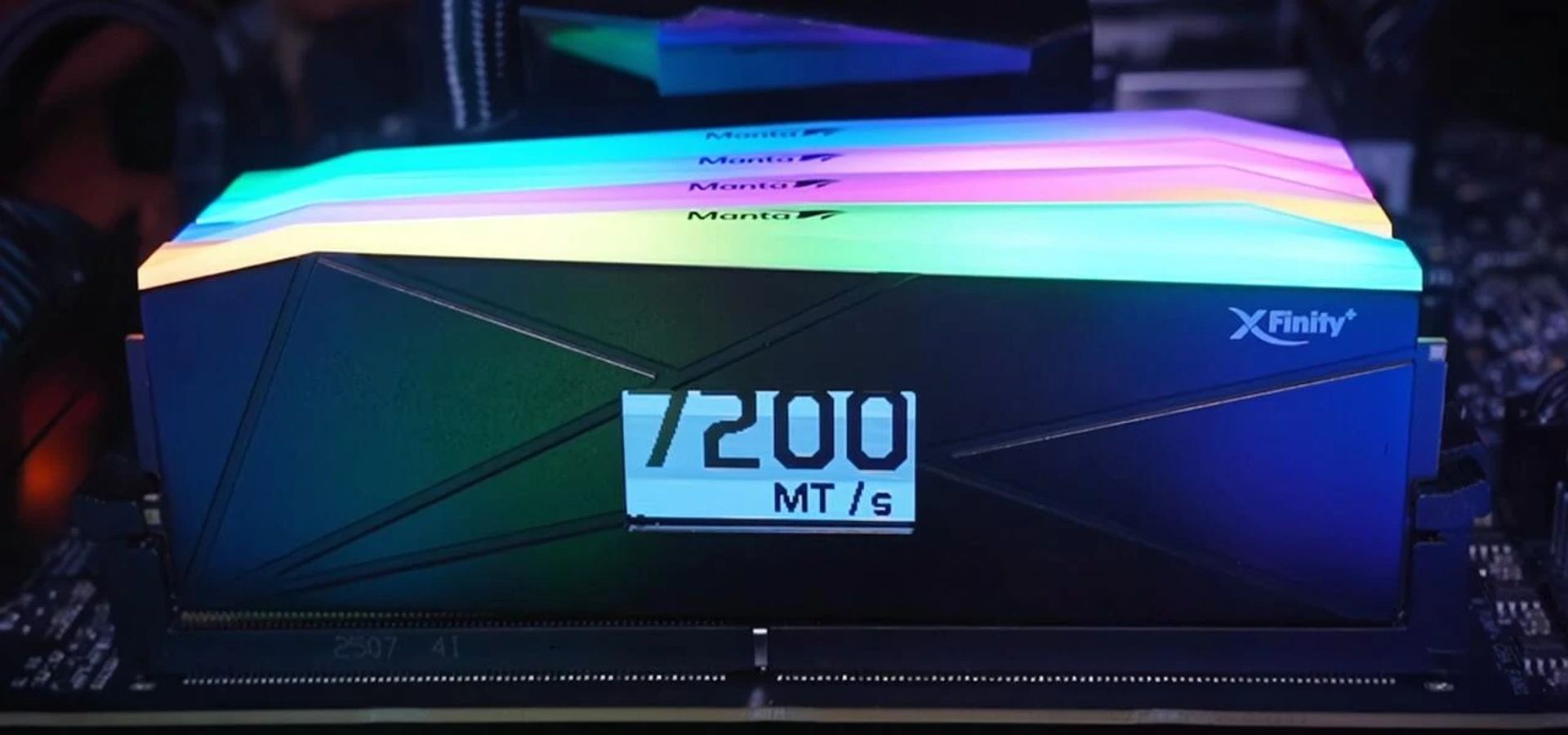 Компанія V-Color анонсувала XFinity+, першу в світі DDR5-пам'ять з вбудованим OLED-екраном