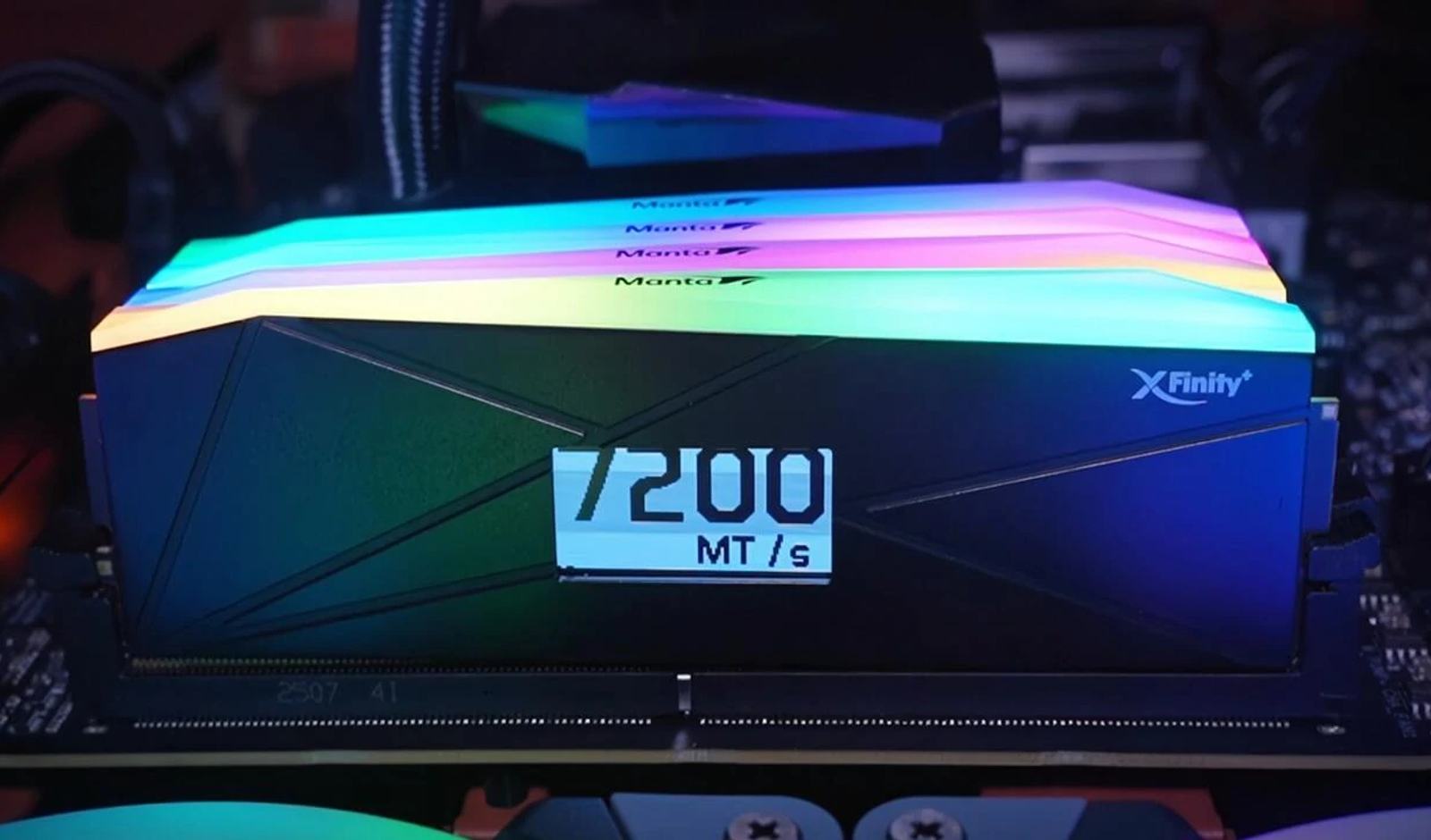 Компанія V-Color анонсувала XFinity+, першу в світі DDR5-пам'ять з вбудованим OLED-екраном