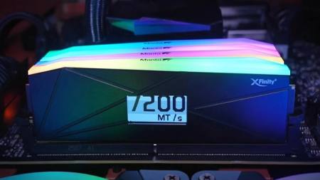 Компанія V-Color анонсувала XFinity+, першу в світі DDR5-пам'ять з вбудованим OLED-екраном