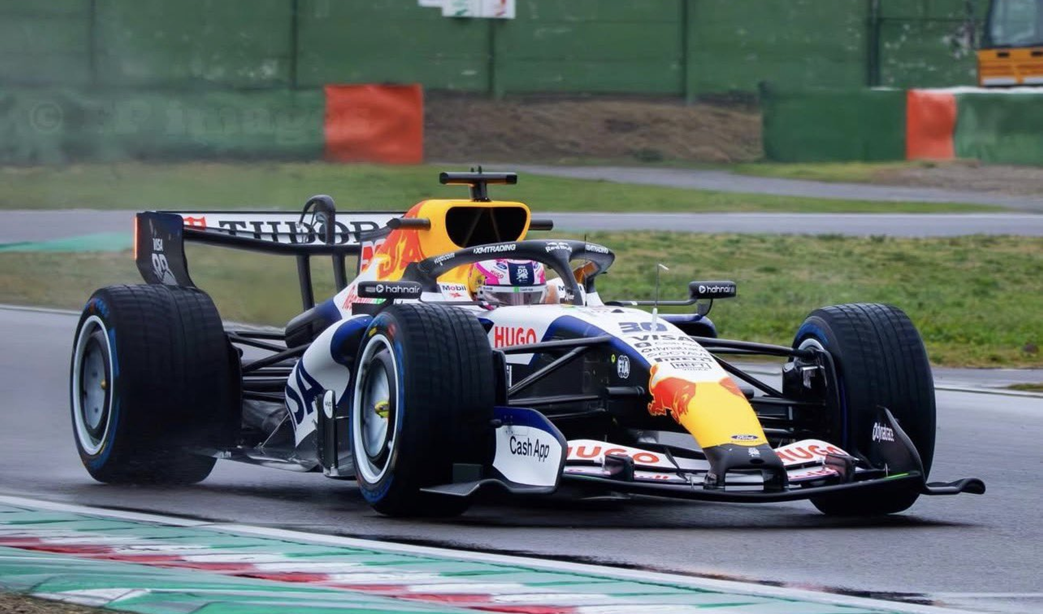 перший виїзд боліда рейсін булл