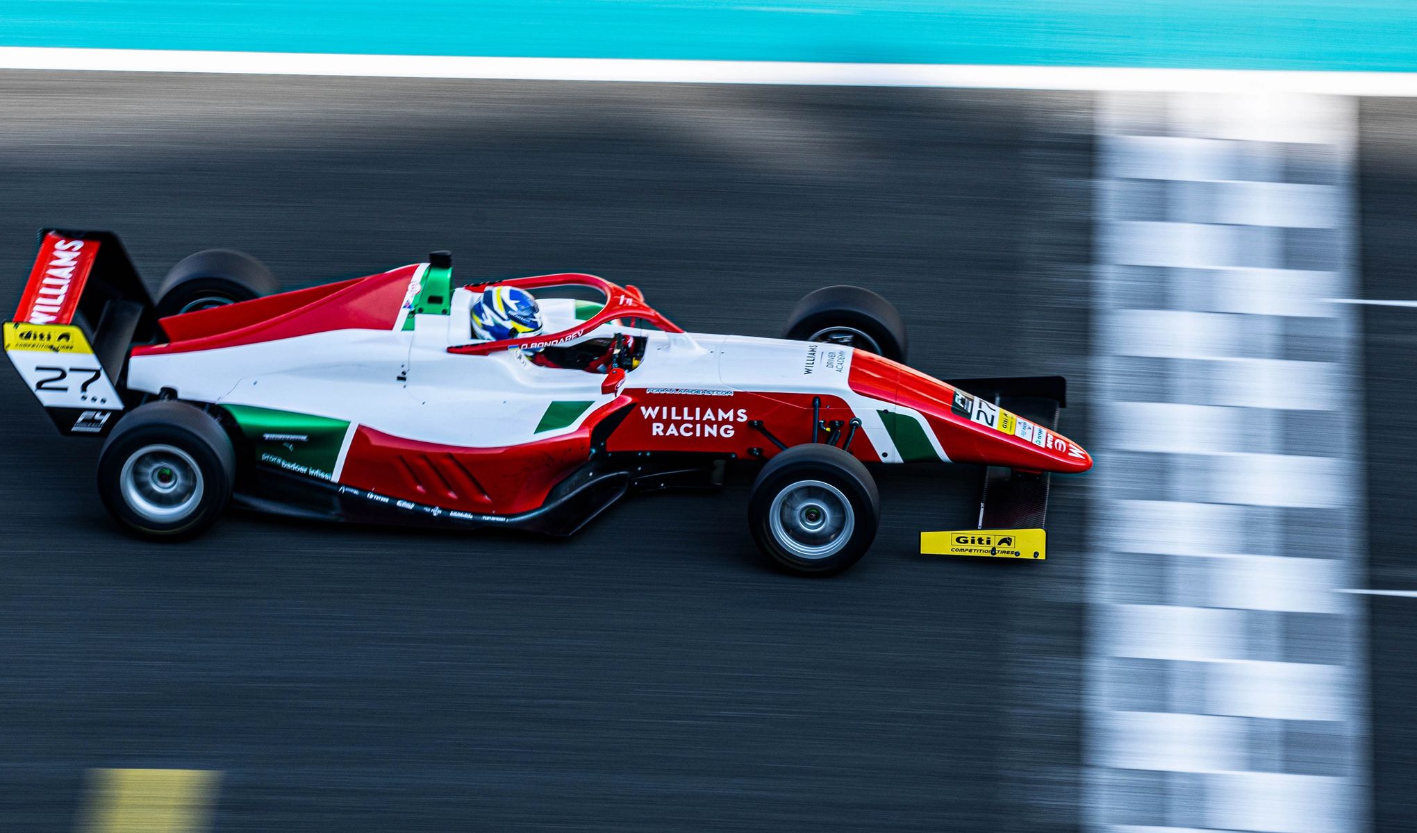 Болід Олександра Бондарева у формулі-4