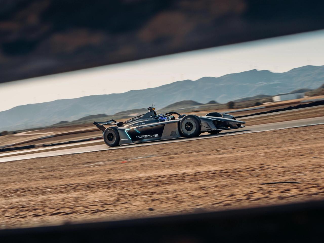 Porsche тестує болід Formula E Gen4