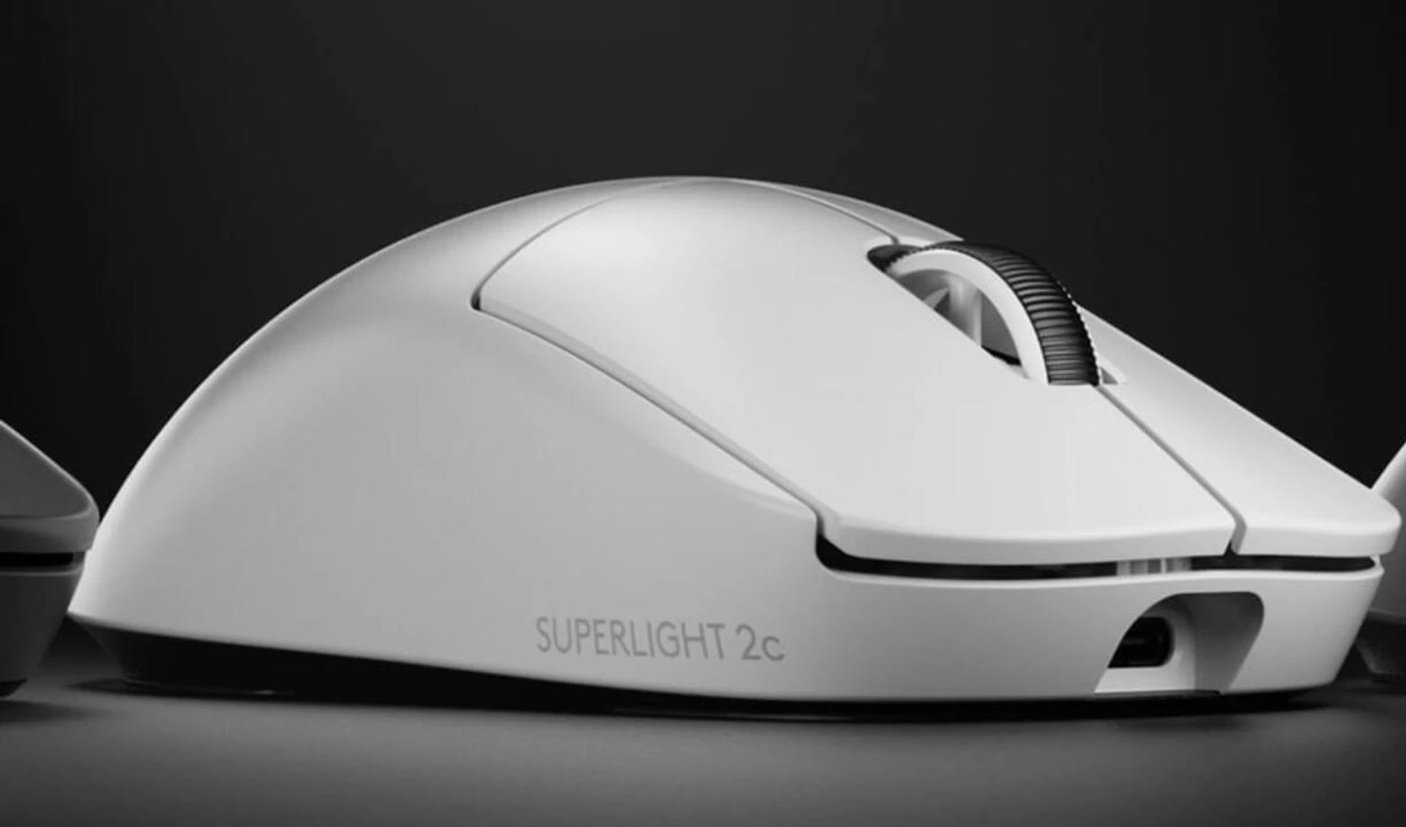 Logitech представила компактну ігрову мишу Pro X Superlight 2c