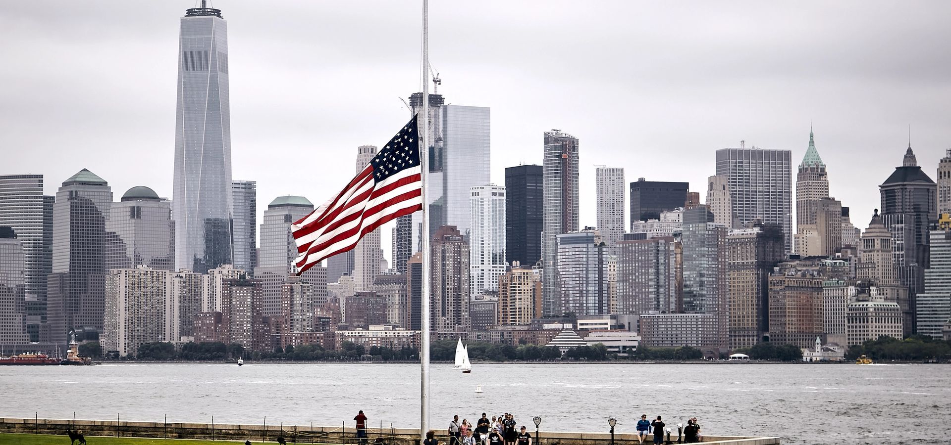 США призупинить видачу імміграційних віз (green card)