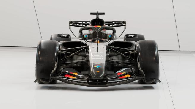 McLaren показав тестовий ліврей у Барселоні для шейкдауну 2026