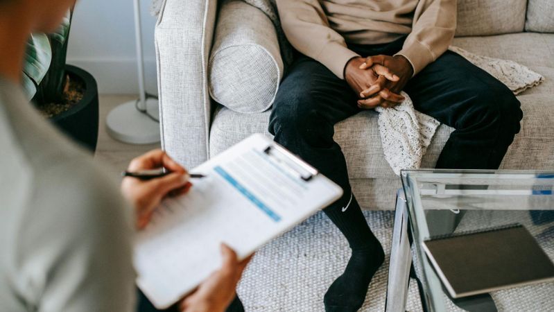 Guidelines for writing effective Progress notes tailored for doctors and therapists to enhance patient documentation.