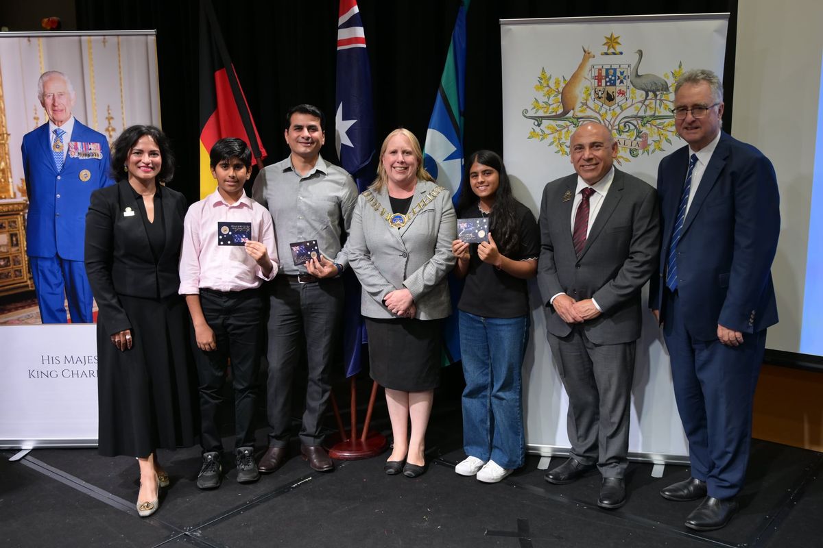 New Australian citizens with Hills Shire Mayor and councillors at citizenship ceremony