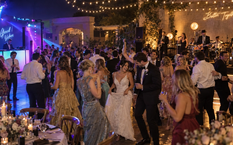 DJ oder Live-Band? Wie ihr die richtige Musik für eure Hochzeit auswählt