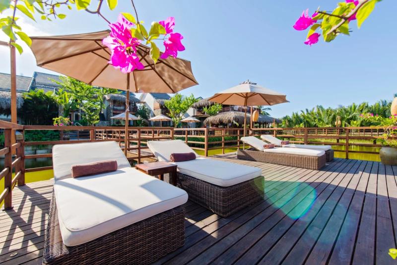 Pool Bar