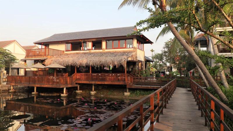 Nhà hàng Lagoon