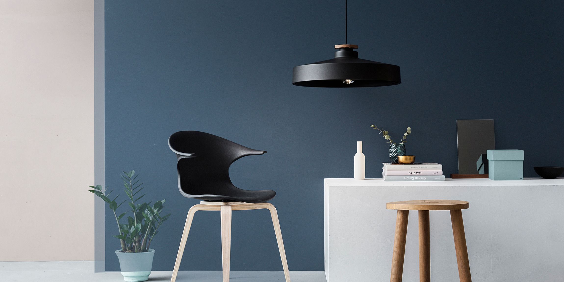 English: Street pendant from Herstal – minimalist Scandinavian ceiling lighting in a modern interior, combining form, function and timeless design