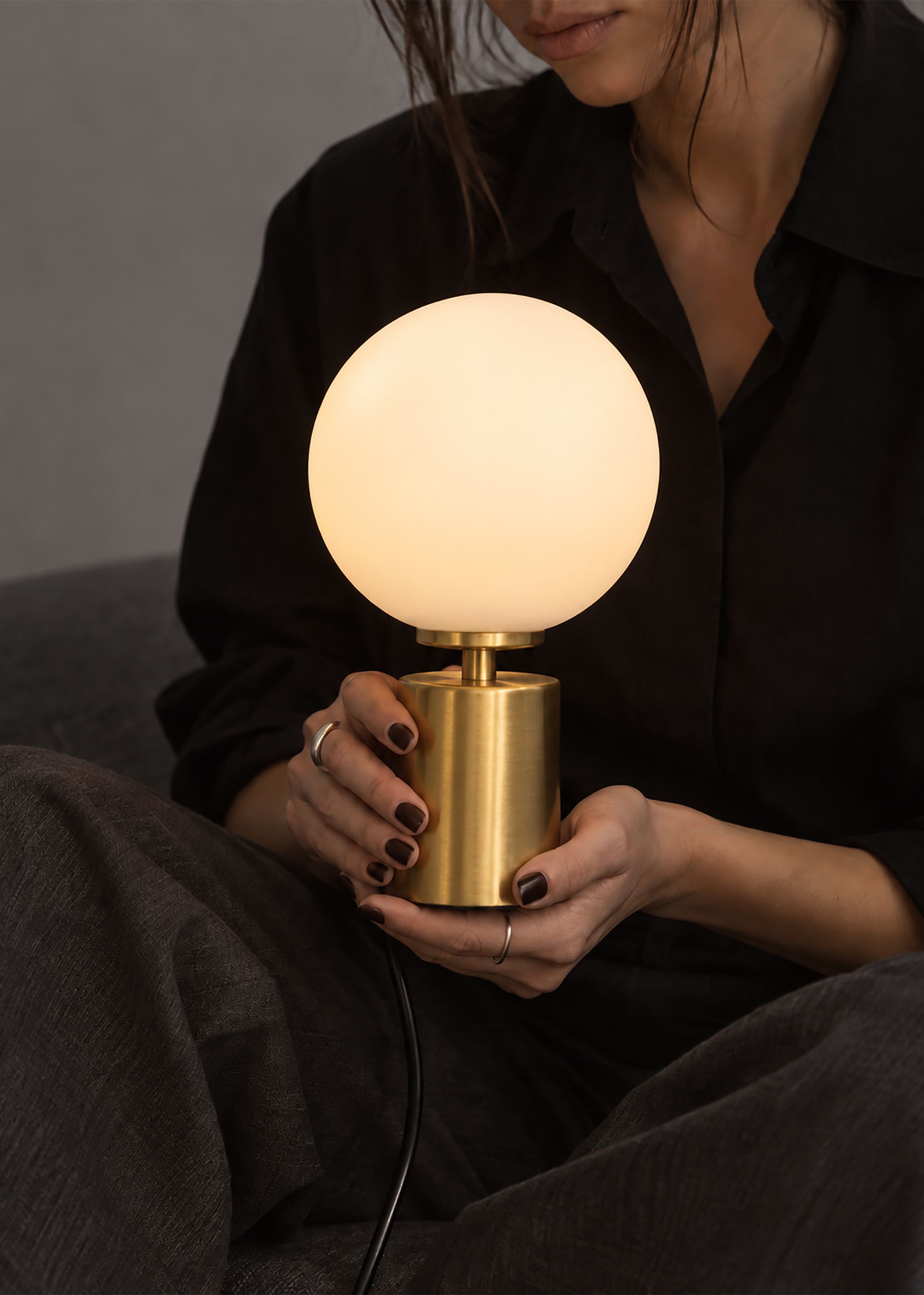 Ballon Table lamp 23,8cm in brass and opal glass