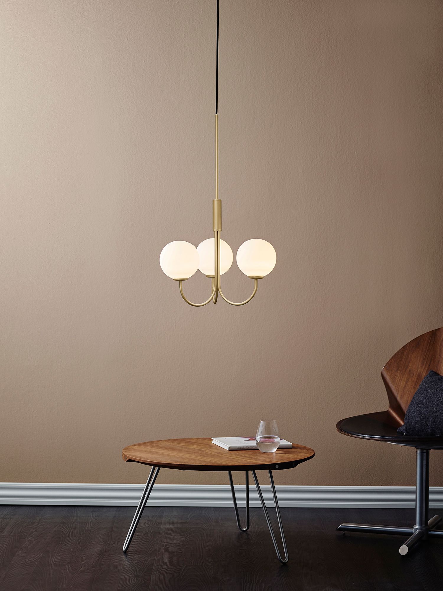 Ballon chandelier in a living room