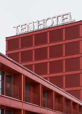 Ten Hotel exteriör