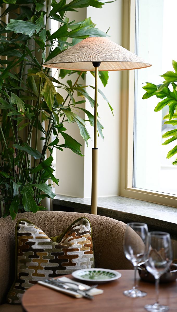 Belid Lighting Group – skräddarsydd golvlampa som harmonierar med färger och material i Hjortviken.