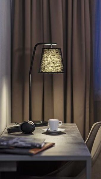 Valiant table lamp