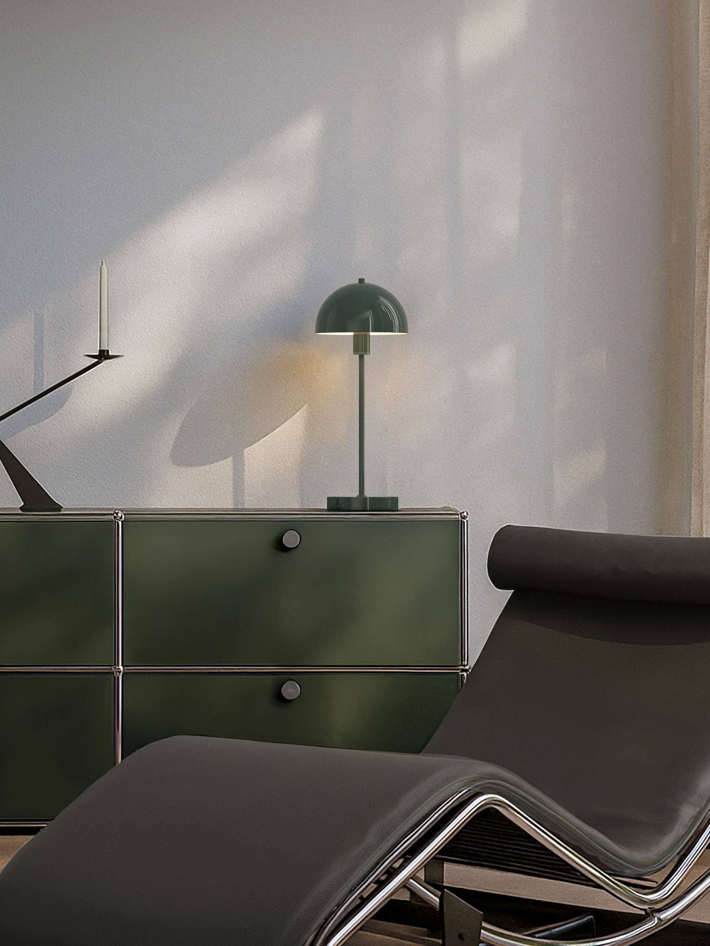 Vienda table lamp in oak leaf green